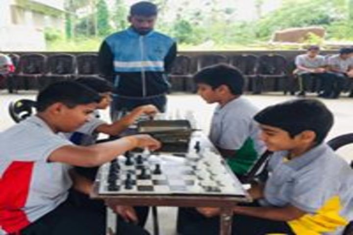 MCLEODs English School-Indoor Games