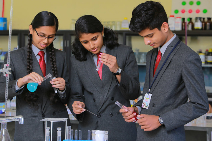Montfort Valley School-Chemistry Lab
