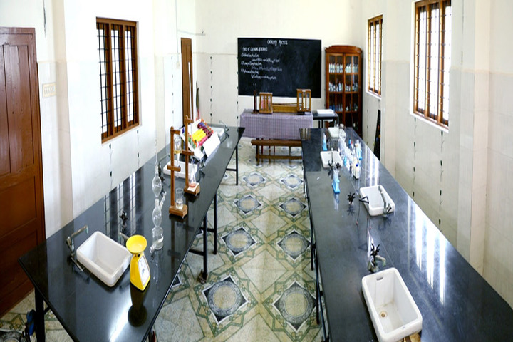 Nadvathul Islam English School-Science Lab