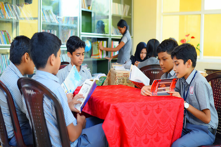 Narikkuni English Medium School-Library