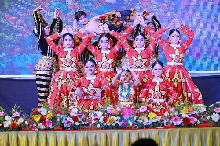 S D V English Medium Higher Secondary School-Dance