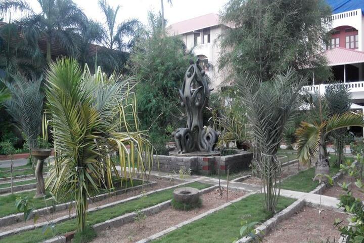 Sacred Heart CMI Public School-Garden