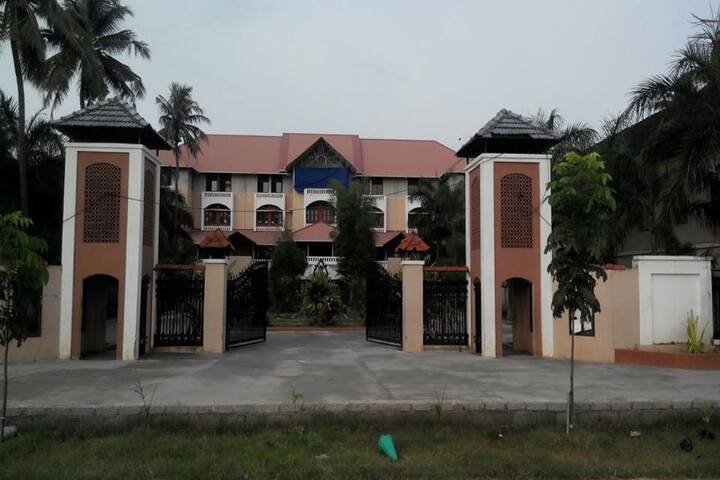 Sacred Heart CMI Public School-School Entrance