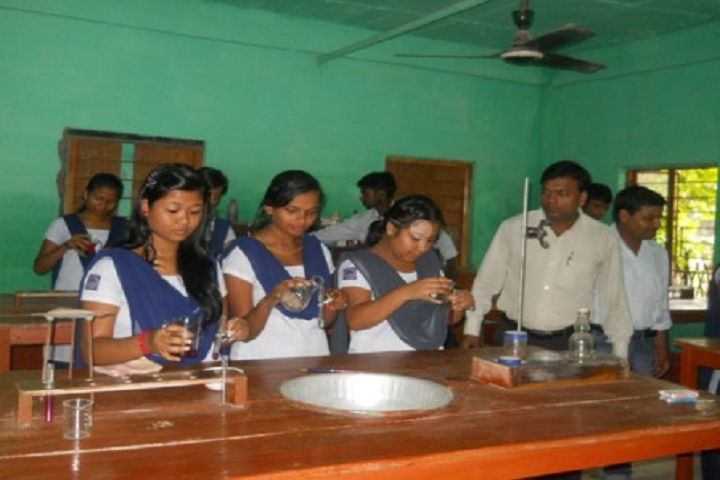 Prabhat Tara Children English Academy- Chemistry Lab