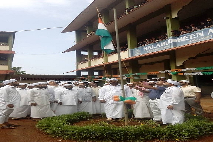 Salahudheen Ayyoobi English School-Flag-Hoisting