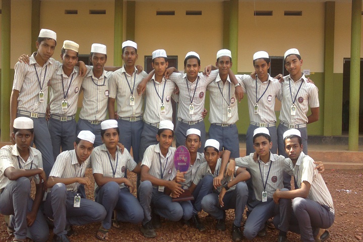 Salahudheen Ayyoobi English School-Group-Photo