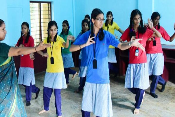 Saraswathy Vidya Niketan School-Dance