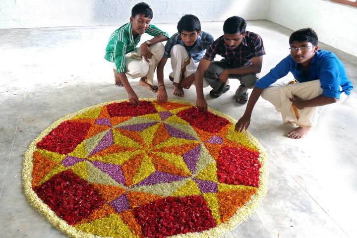 Sreekrishnapuram Central School-Floral Competition