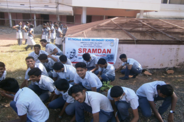 St Thomas English Medium School-Sramdan
